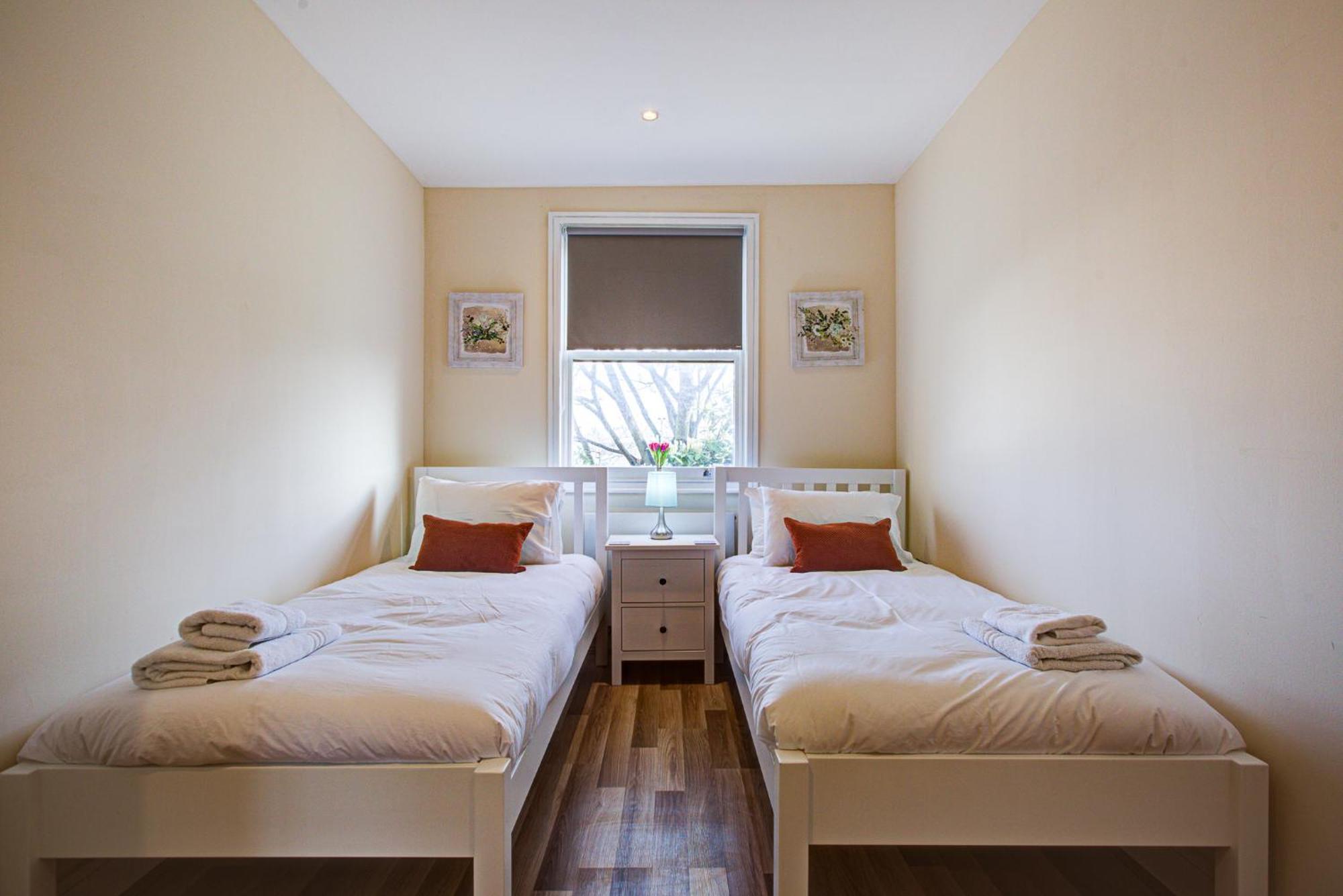 Stunning 4 Bedroom House Сasa de vacaciones *