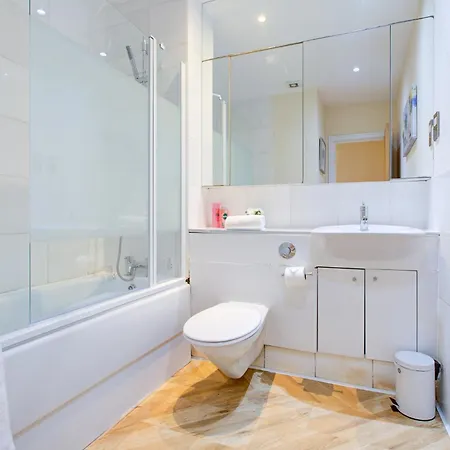 Stunning 4 Bedroom House London Exterior photo