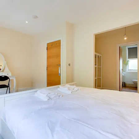 Stunning 4 Bedroom House London Exterior photo